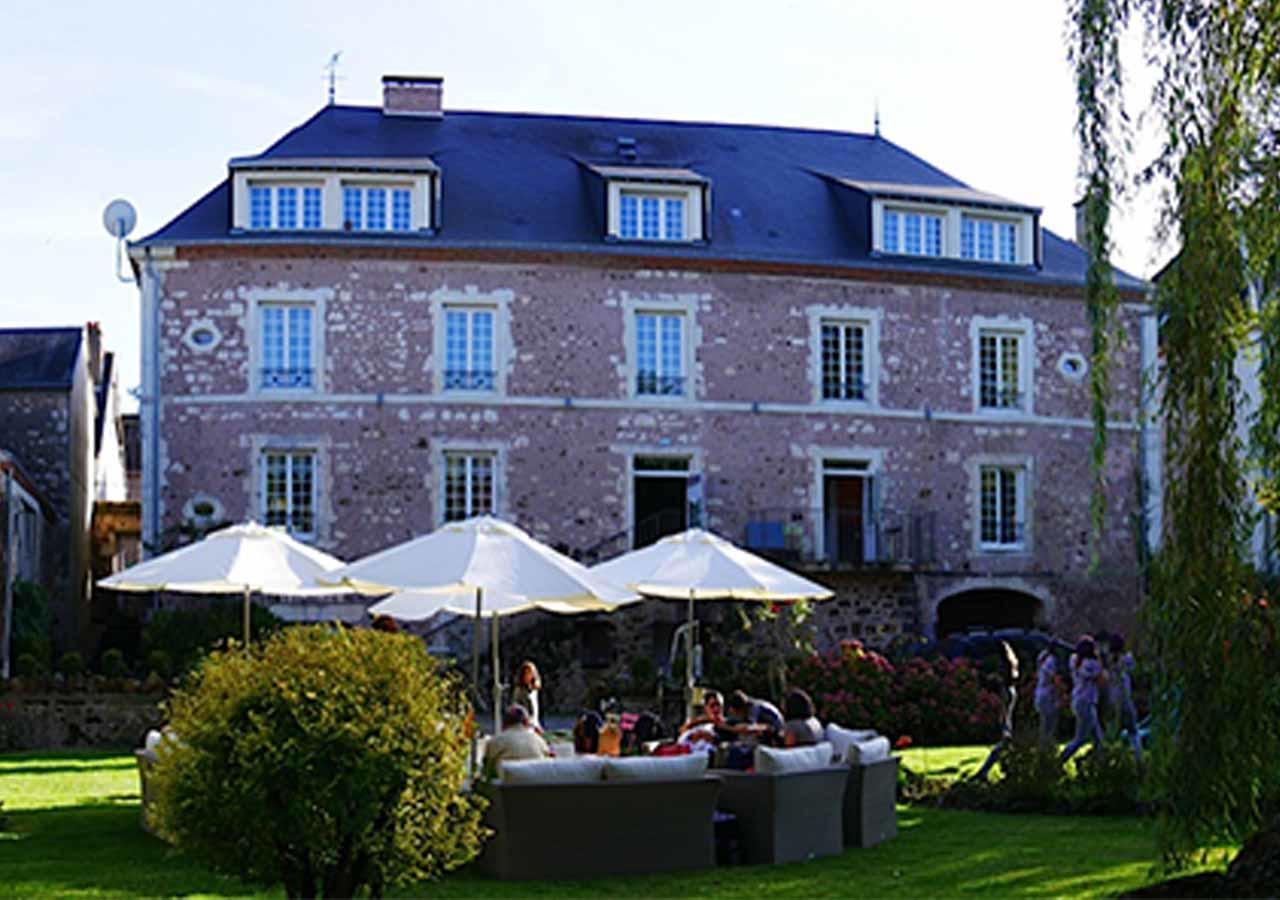 Logis - Auberge De L'Abbaye Thiron-Gardais 외부 사진