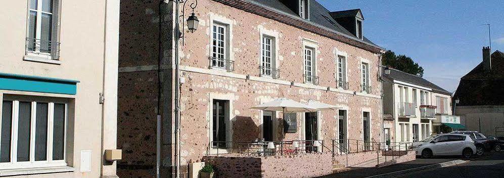Logis - Auberge De L'Abbaye Thiron-Gardais 외부 사진